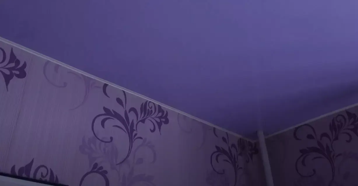 Сиреневый натяжной потолок для кухни — Севастополь, улица Пожарова, 6, фото 2